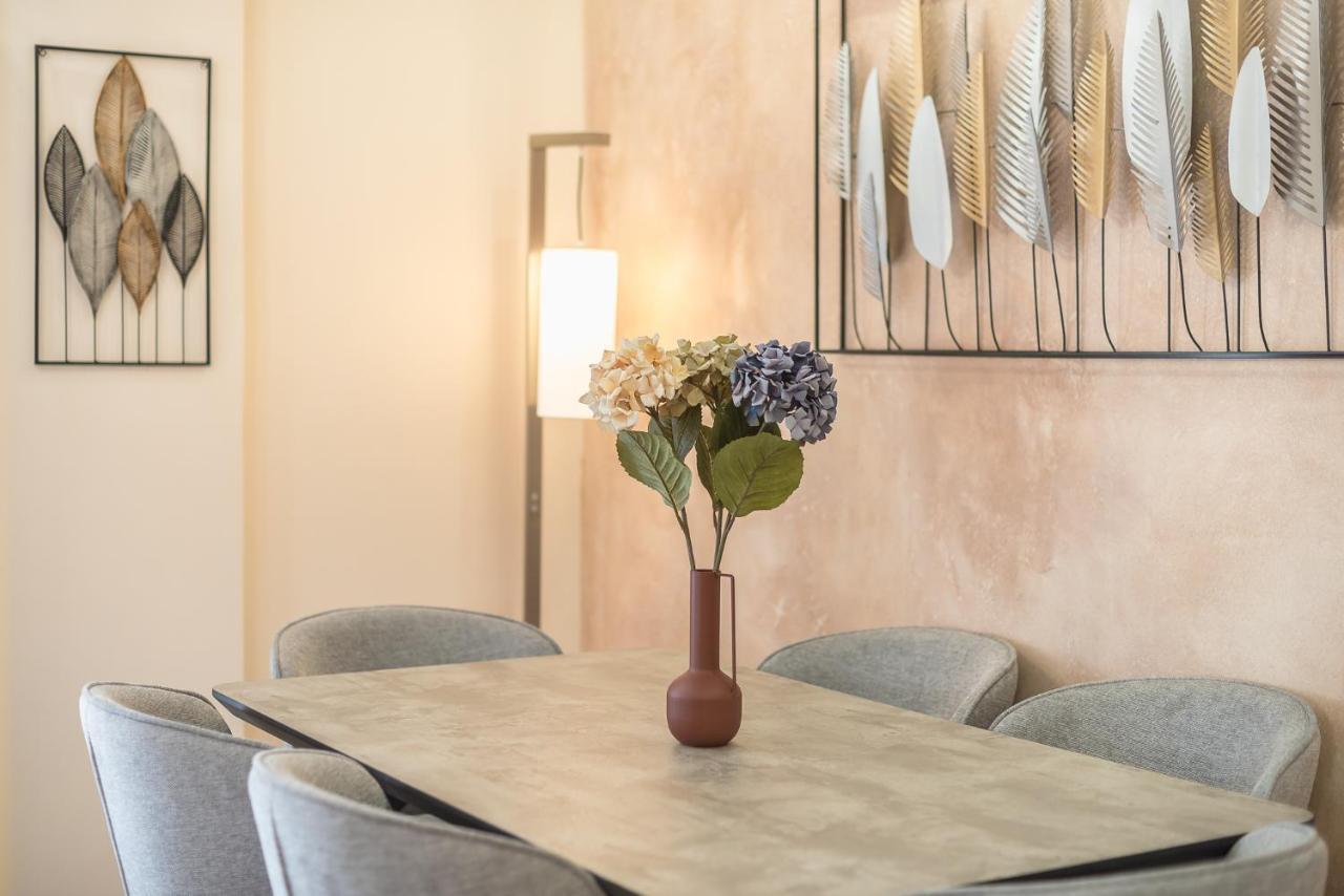 Lighthouse Apartment In The Heart Of Athen Eksteriør bilde